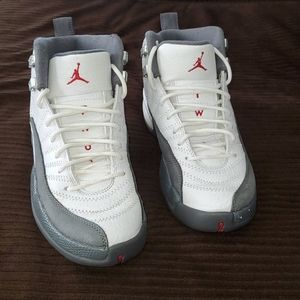 Boys jordan retro 12s sz 5.5